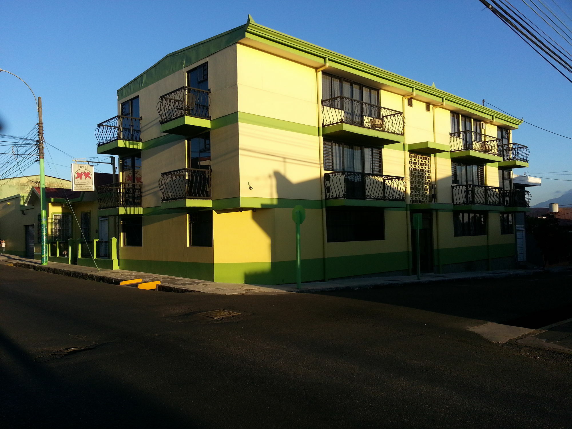 Hotel La Guaria Inn & Suites Alajuela Exterior photo